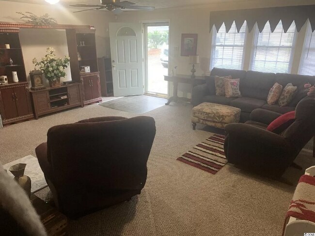 Building Photo - 106 W 6th Ave