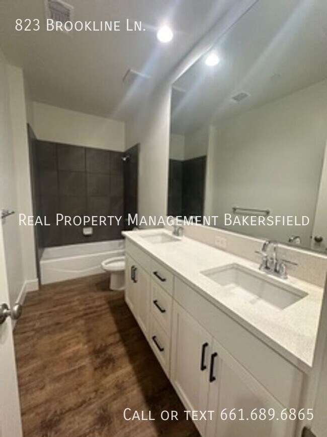 Building Photo - 823 Brookline Ln