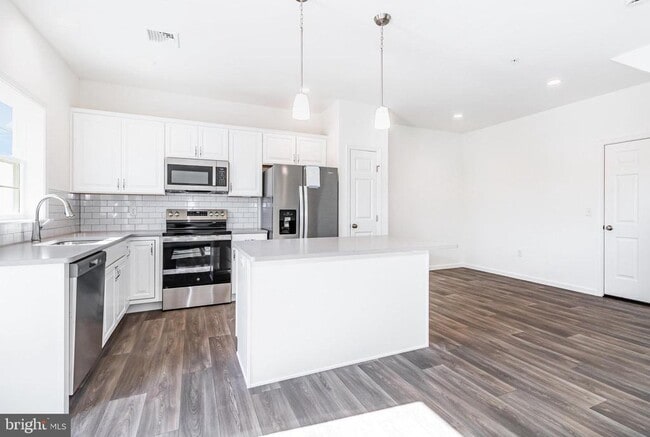 Building Photo - 7843 Briarwood Dr