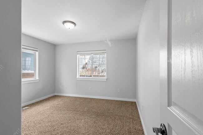 Building Photo - Northeast 3 BR - 2 BA Single-level Home w/ large Backyard