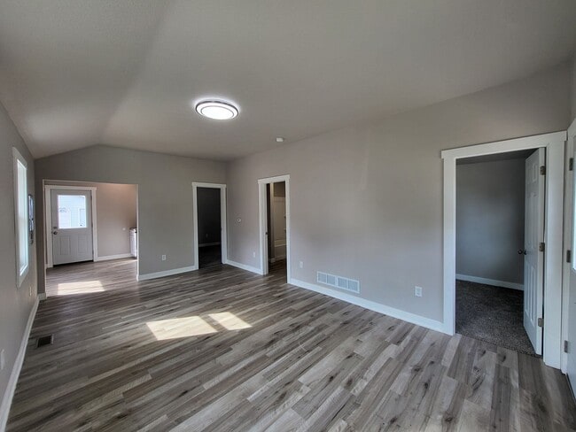 Building Photo - MOVE IN SPECIAL! Beautifully renovated East side home with 2+ car detached garage!