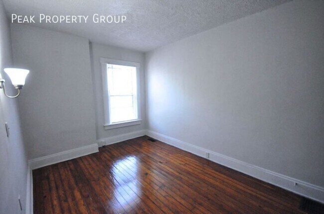 Building Photo - 204 E 9th Ave