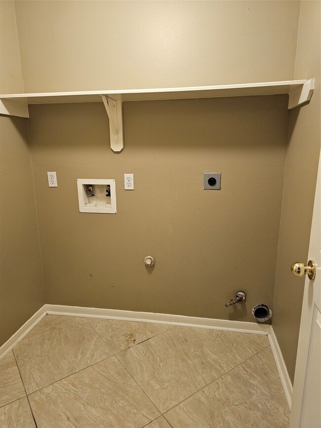 Building Photo - 27182 Kings Manor Dr S