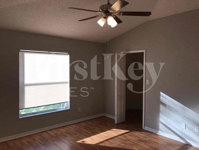 Building Photo - 1550 Golfside Village Blvd