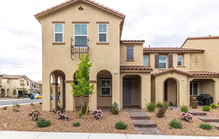 Building Photo - 2883 Cabrillo Terrace St