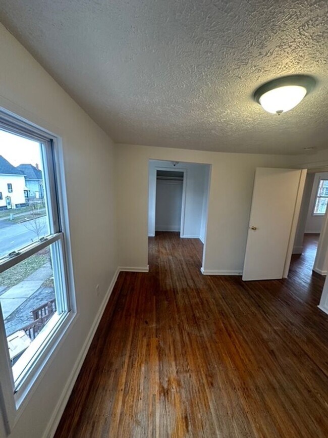 Building Photo - Charming 4-Bedroom Single-Family Rental in Rochester – Ready for Move In