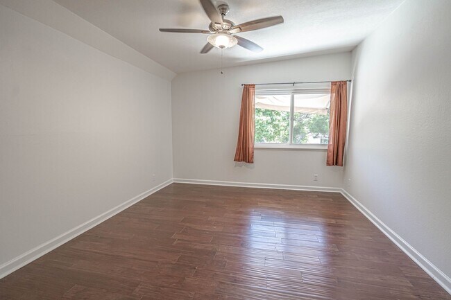 Building Photo - 27020 Rio Pecos Dr