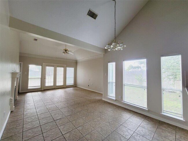 Building Photo - 15635 Kentwater Ct