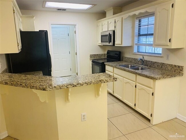 Building Photo - 15 San Gerardo St