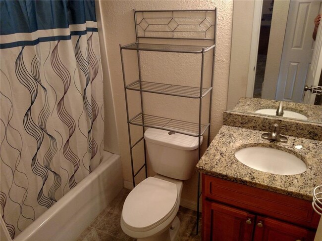 Building Photo - 222 Red Maple Pl