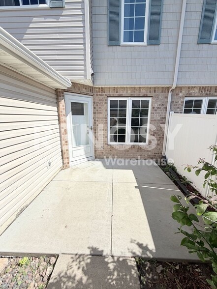 Building Photo - 1579 Serenity Ln