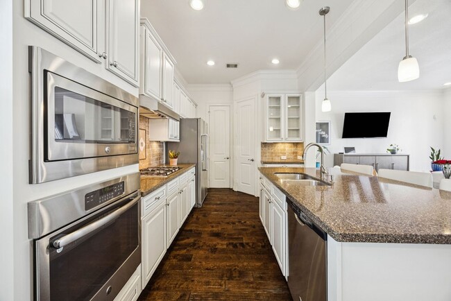 Building Photo - 12247 Oxford Cres Cir