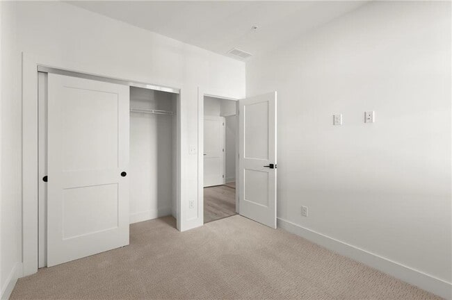 Building Photo - 673 soul Aly