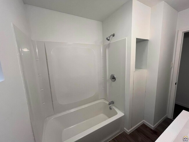 Building Photo - 1201 Prairie St