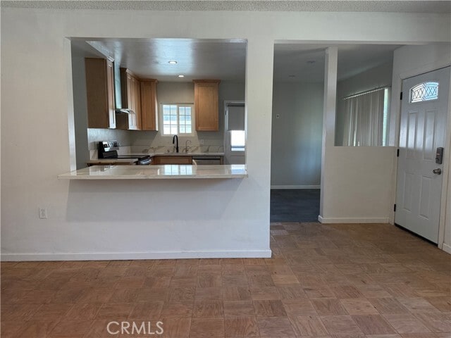 Building Photo - 5701 Encinita Ave