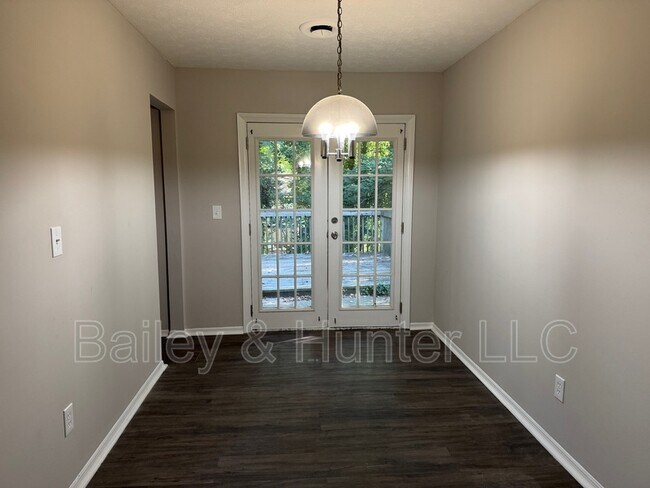 Building Photo - 4515 Doral Dr SW