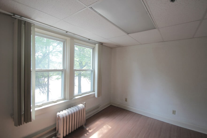 Building Photo - 505 South Ave