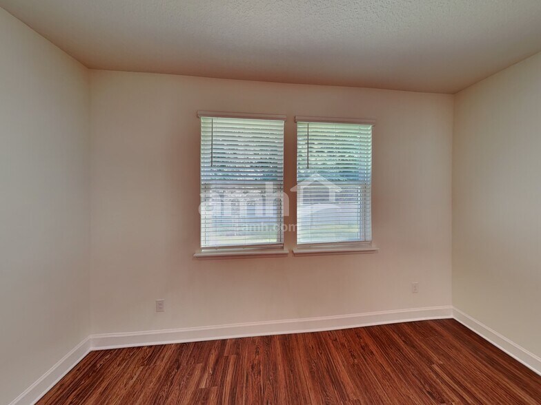 Building Photo - 8615 Belfort St