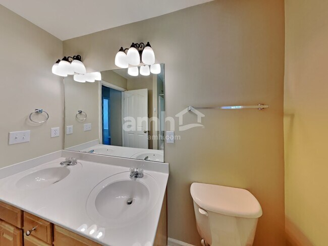 Building Photo - 7355 Sedgebrook Dr W