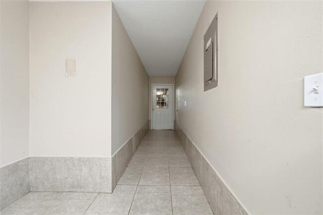 Building Photo - 12311 N Putney Ct