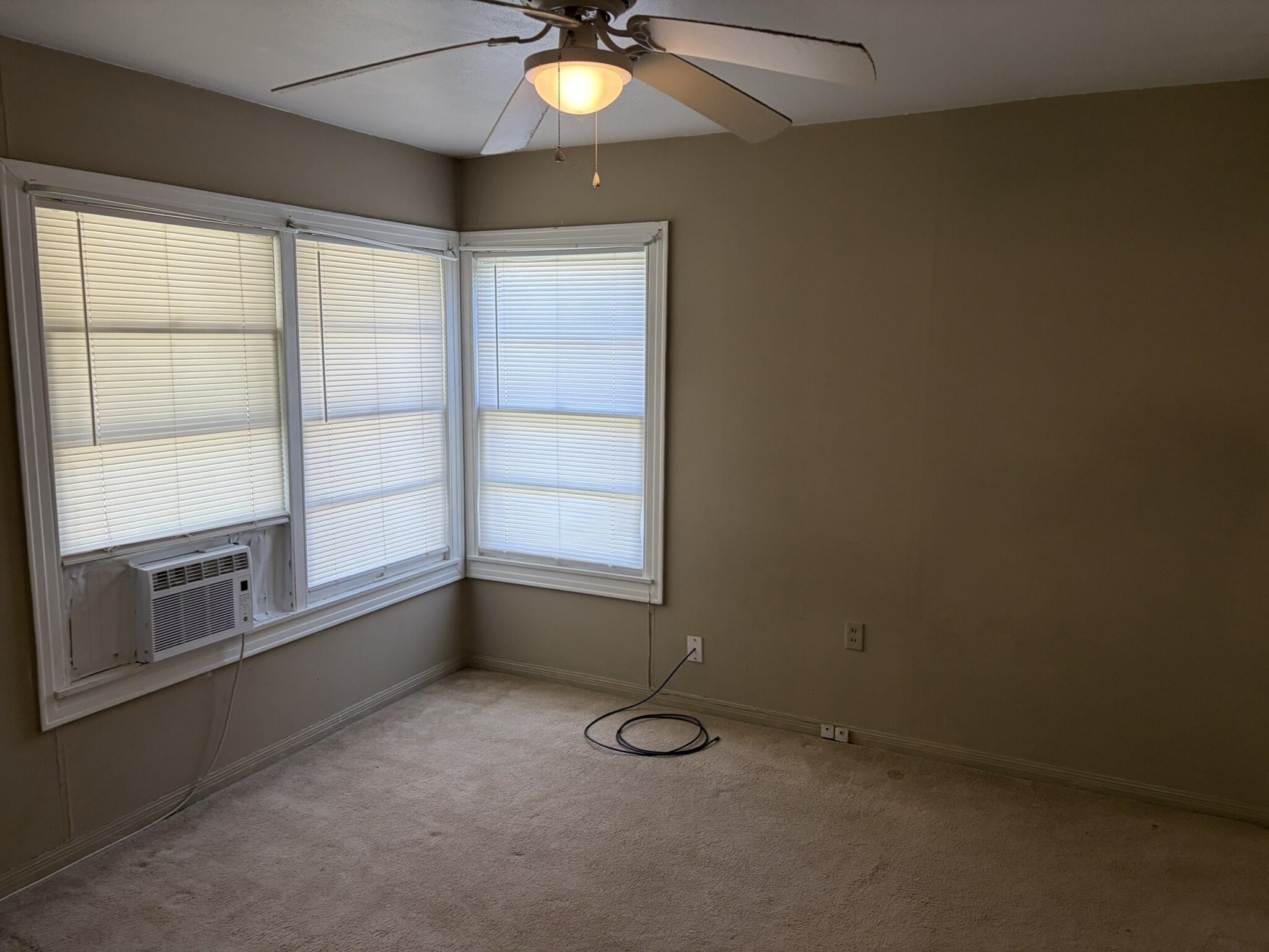 Building Photo - 108 Dixie Dr
