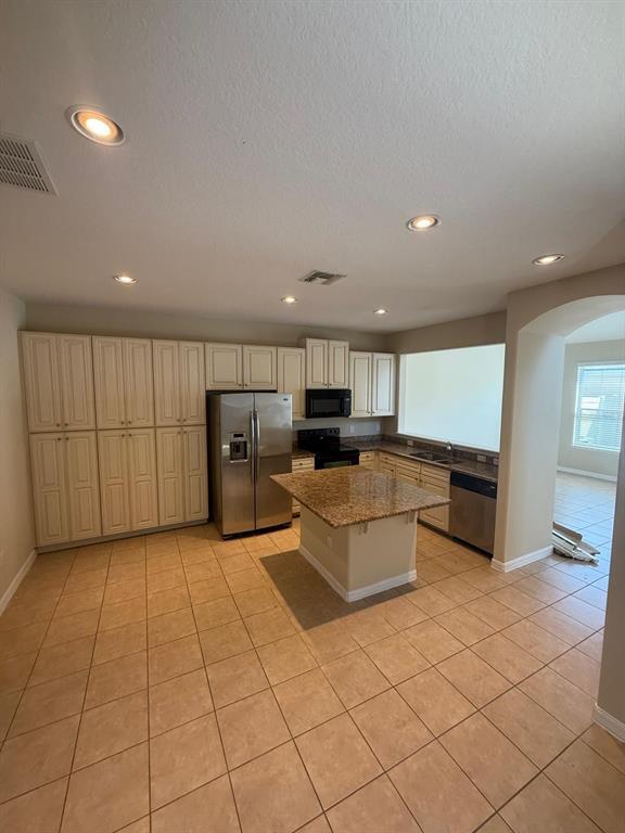 Building Photo - 7423 Ripplepointe Way
