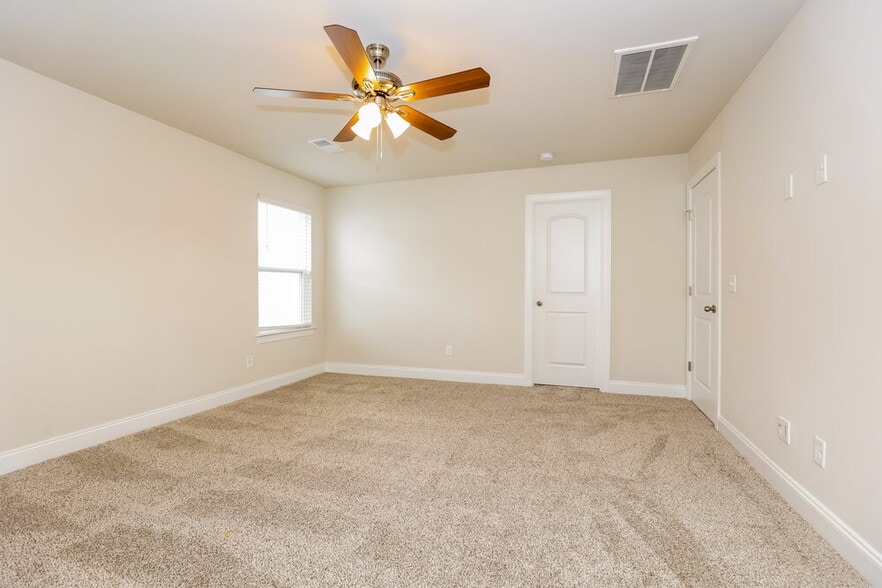 Building Photo - 1725 Tahoma Dr
