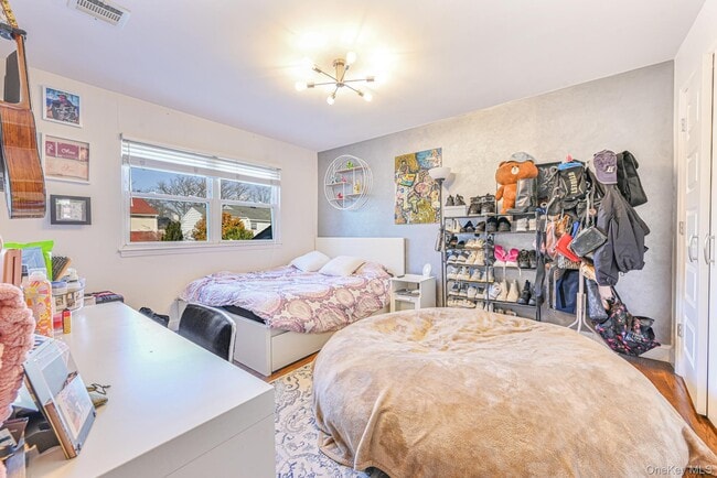 Building Photo - 972 South End