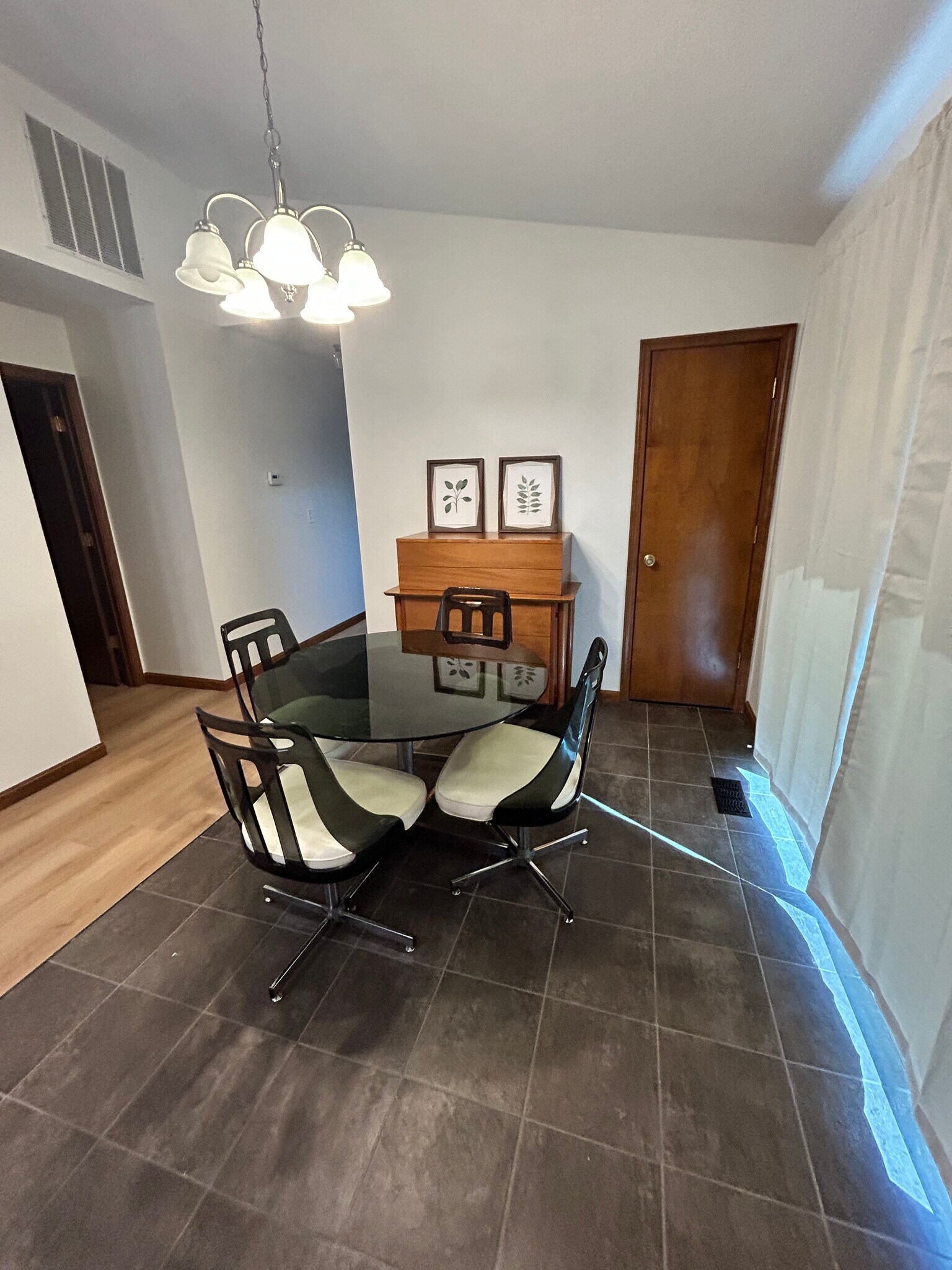 Building Photo - 6166 River Bluff Dr