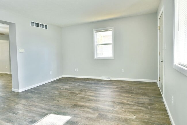 Building Photo - 226-228 W Park Ave