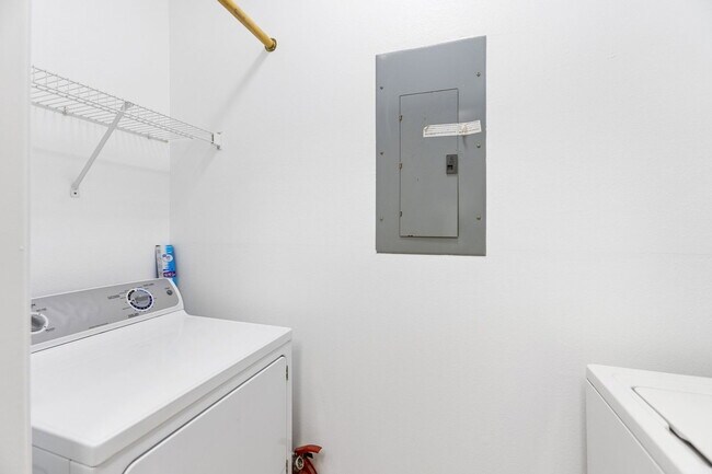 Building Photo - 17906 Villa Creek Dr