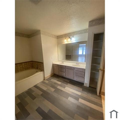 Building Photo - 2001 Barton Springs Dr