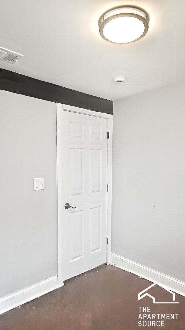 Building Photo - 3539 W Grenshaw St