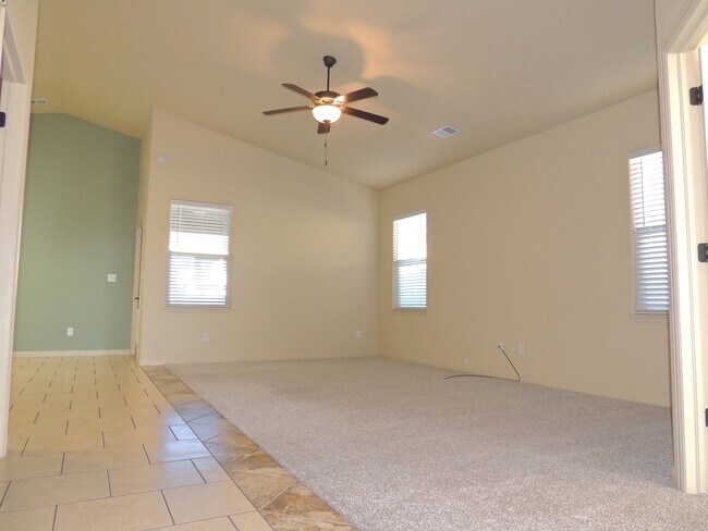 Building Photo - 663 Chalisa Ave