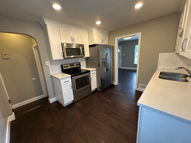 Building Photo - Great 4 Bd Home in Murray