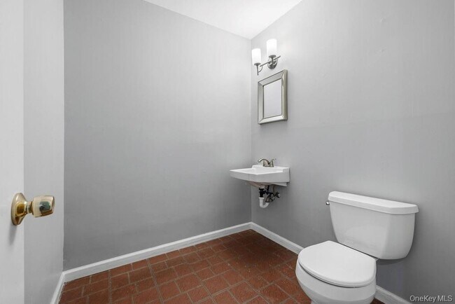 Building Photo - 44 Palisades Ct