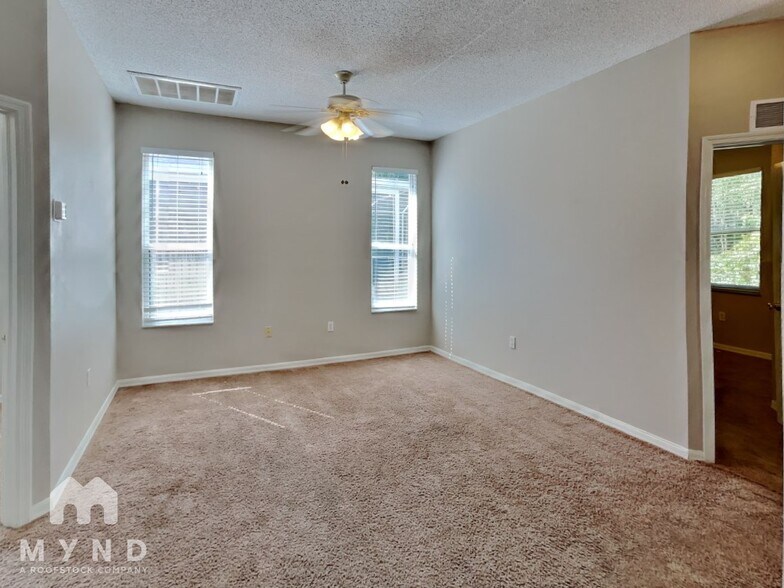 Building Photo - 7026 Captiva Cir