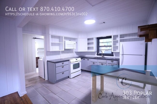 Building Photo - Beautifully renovated 3 bed /2  bath home ...