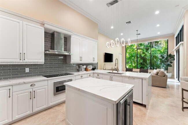 Building Photo - 10775 Blue Palm St