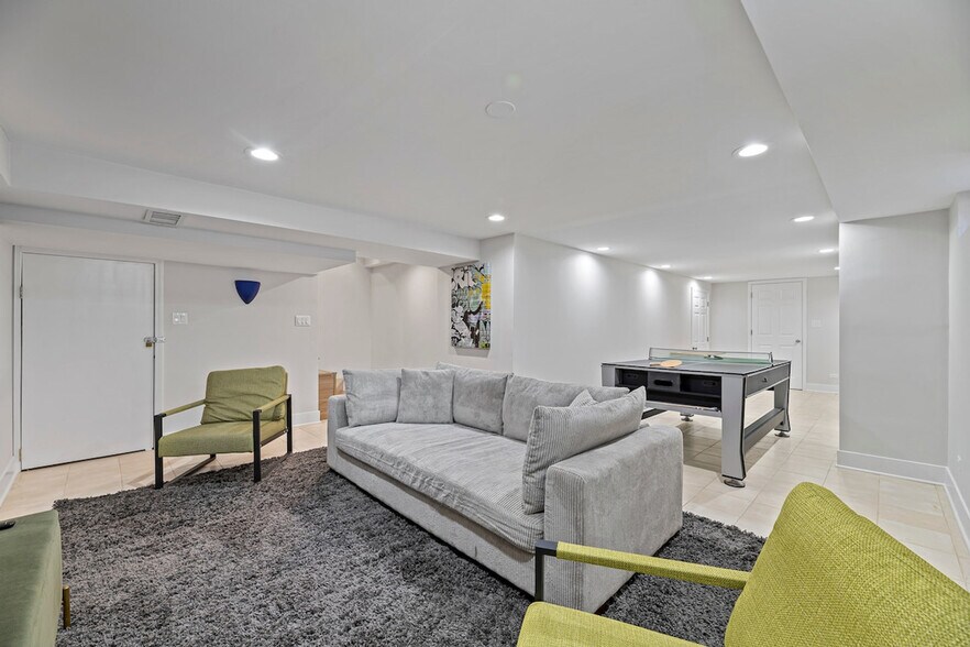 Building Photo - 9084 Barberry Ln