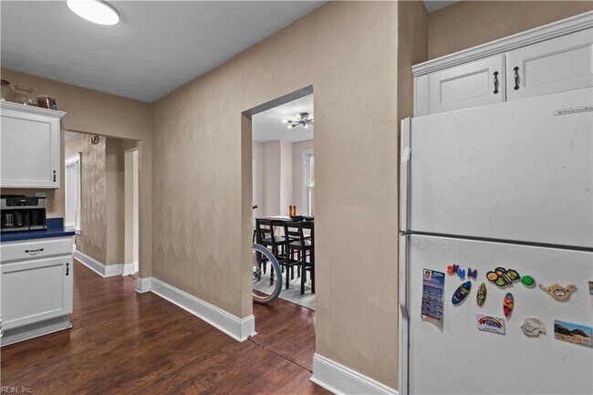 Building Photo - 635 W 29th St