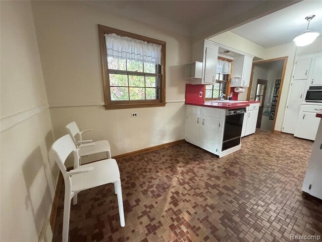 Building Photo - 6 Danvers Ln