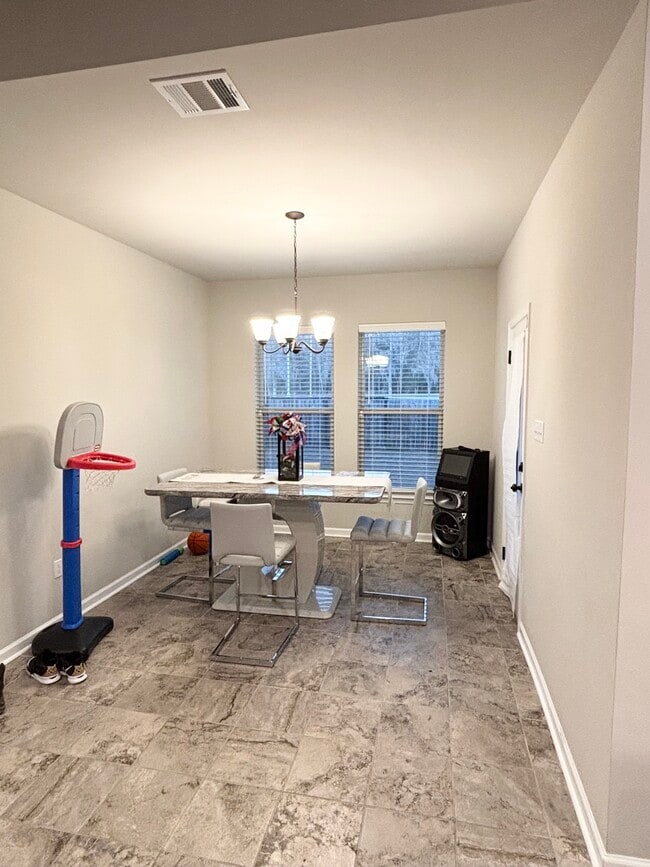 Building Photo - 5037 Park Shore Dr