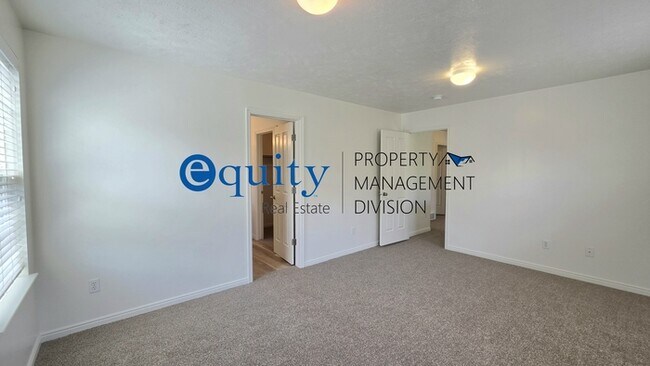 Building Photo - Newly Updated!