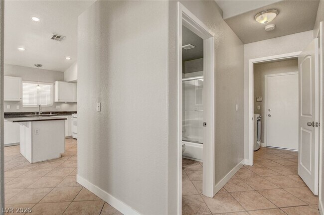 Building Photo - 980 Sand Coral Dr