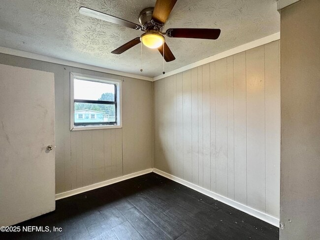 Building Photo - 5213 McManus Dr