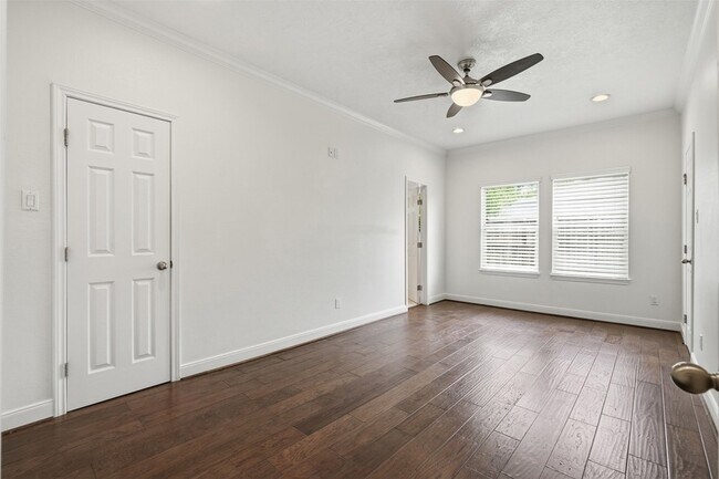 Building Photo - 14002 Myrtlea Dr