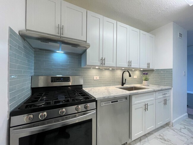 Building Photo - 7004 BLVD E