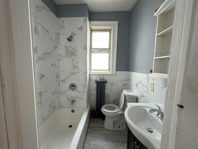 Building Photo - 225 Lembeck Ave