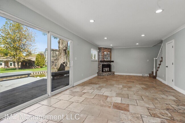 Building Photo - 3 br, 1 bath House - 1391 Rossdale